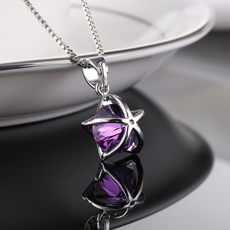 Exquisite fashion hollow gem necklace