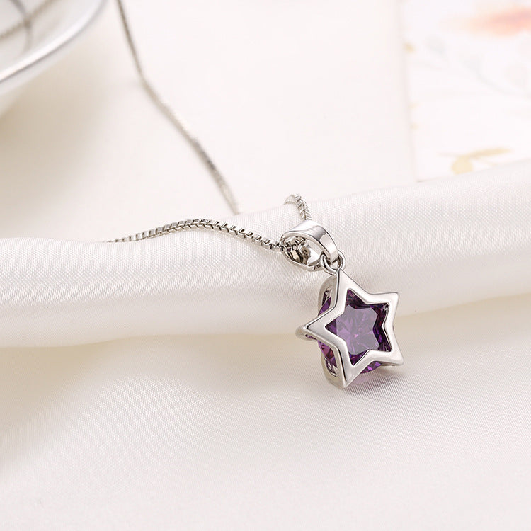 Exquisite fashion hollow gem necklace